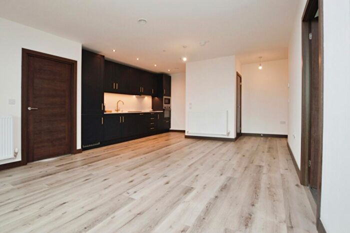 2 Bedroom Flat To Rent In Batik Road Lower Sydenham, SE26
