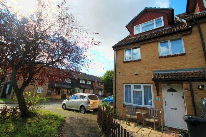 1 Bedroom Flat To Rent In Amanda Close, Chigwell, IG7