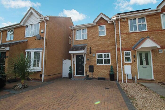 2 Bedroom End Of Terrace House To Rent In Alnwick Close, Sandy, Bedfordshire, SG19