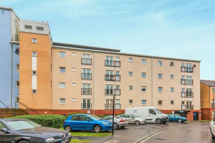 3 Bedroom Flat To Rent In White Star Place, Southampton, Hampshire, SO14