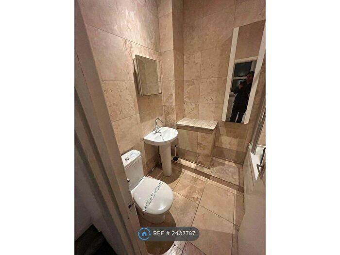 1 Bedroom Flat To Rent In Kingston Hill, Kingston Upon Thames, KT2