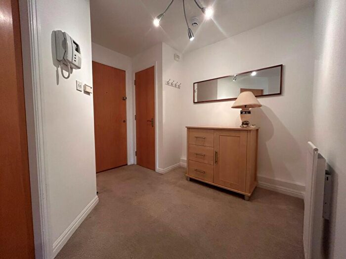 2 Bedroom Apartment To Rent In Quebec Quay, L3
