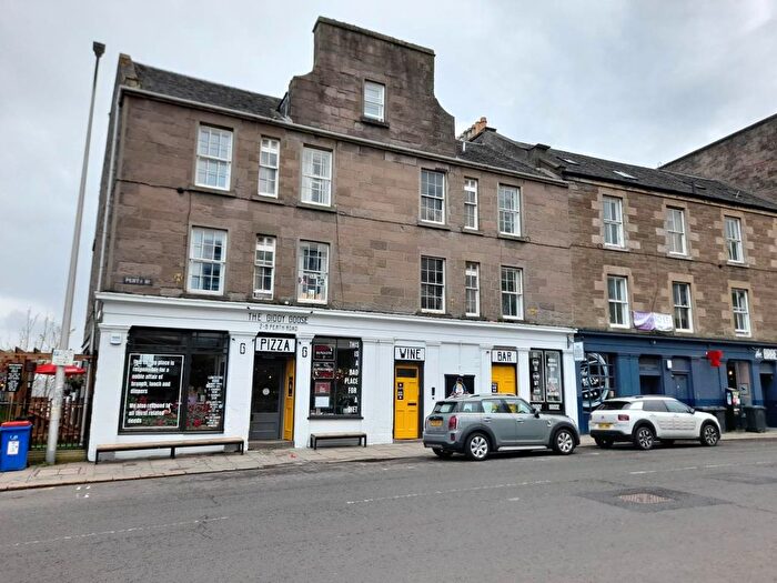 3 Bedroom Flat To Rent In Perth Road, Dundee, DD1