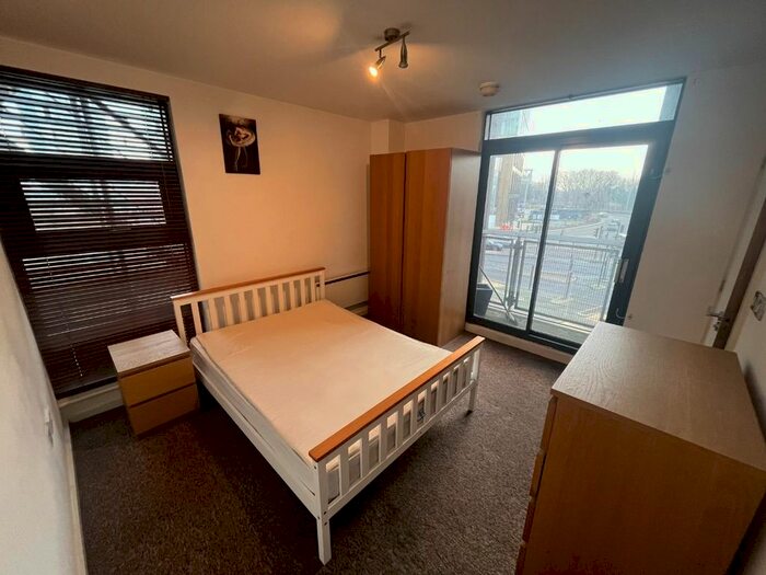 2 Bedroom Flat To Rent In Blantyre Street, Manchester, M15