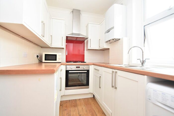 2 Bedroom Flat To Rent In Shaftesbury Road, Southsea, PO5