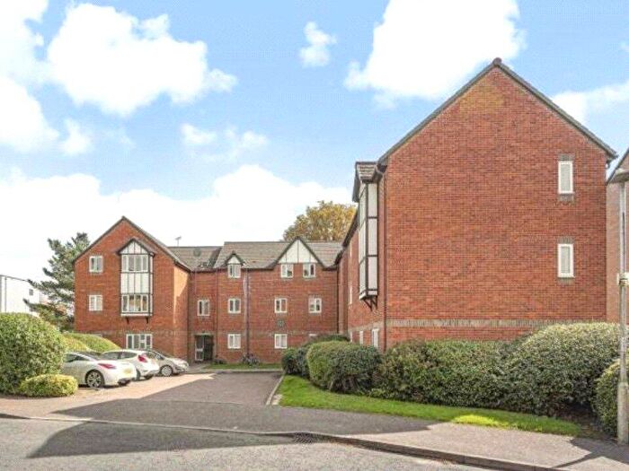2 Bedroom Apartment For Sale In Rembrandt Way, Reading, Berkshire, RG1