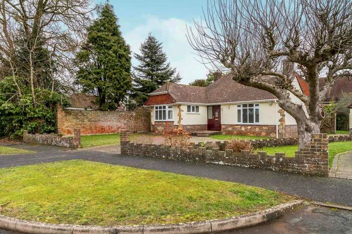 2 Bedroom Detached House To Rent In Tudor Close, BN14