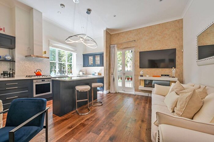 1 Bedroom Flat To Rent In Scandrett Street, Wapping, London, E1W