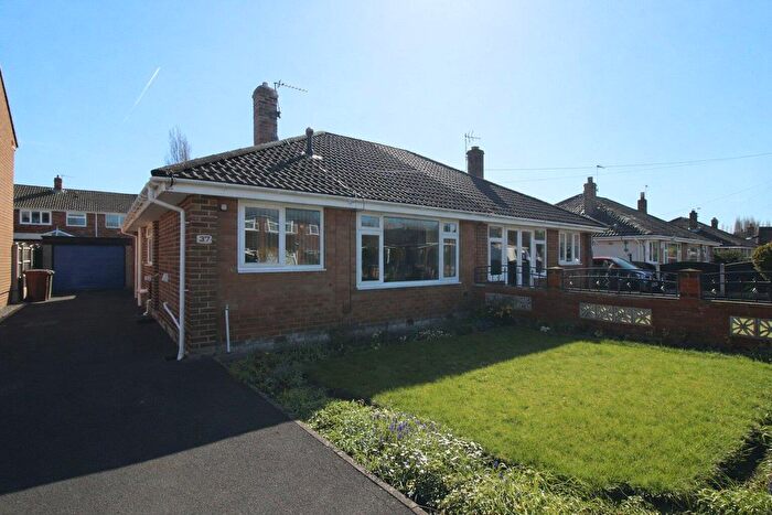 3 Bedroom Semi Detached Bungalow For Sale In Thornes Moor Avenue, Wakefield, WF2
