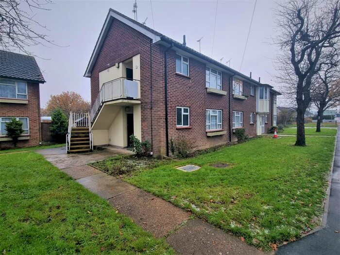 1 Bedroom Flat To Rent In Snakes Lane, Southend-On-Sea, SS2