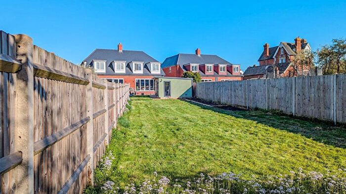 4 Bedroom Semi Detached House For Sale In Station Road, Staplehurst, TN12