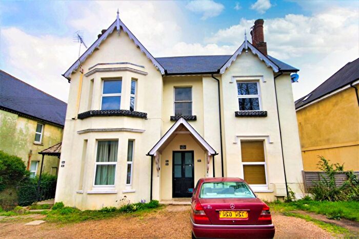 2 Bedroom Flat To Rent In Newtown, Uckfield, TN22