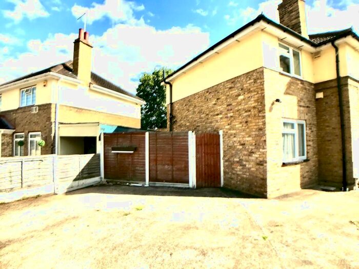 1 Bedroom End Of Terrace House To Rent In Beavers Lane, Hounslow TW4