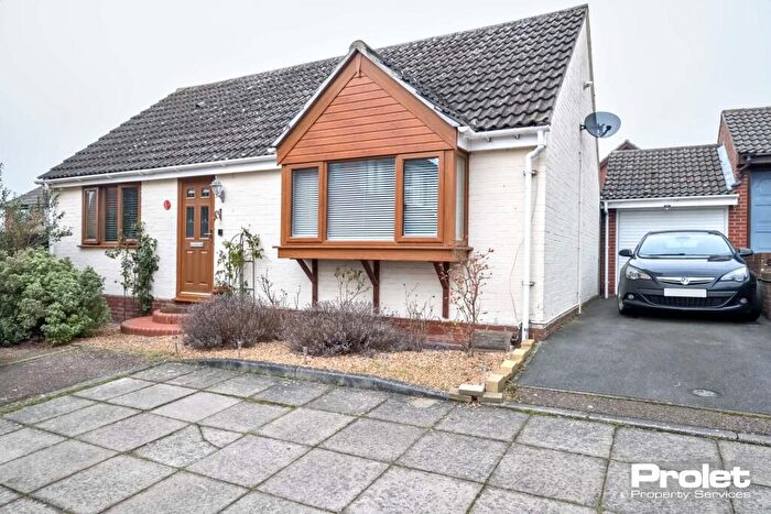 2 Bedroom Bungalow To Rent In Morris Close, Stoke Holy Cross, Norfolk, NR14