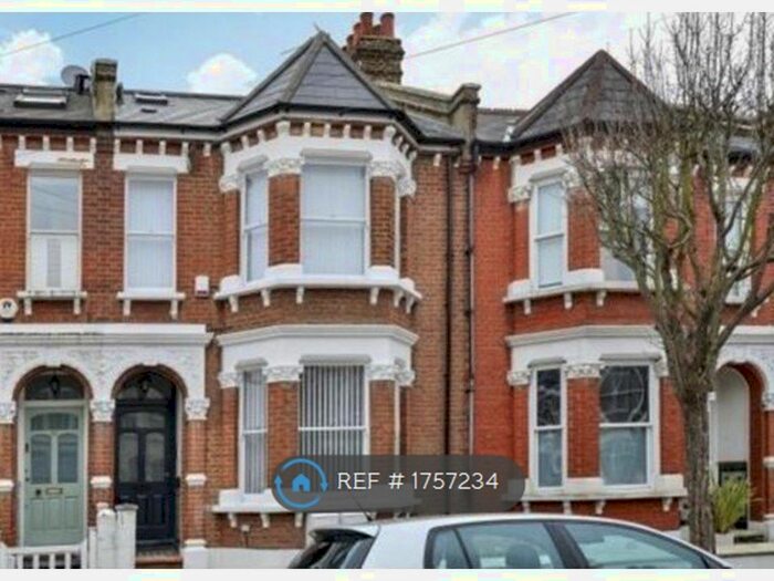 6 Bedroom Terraced House To Rent In Calbourne Road, London, SW12