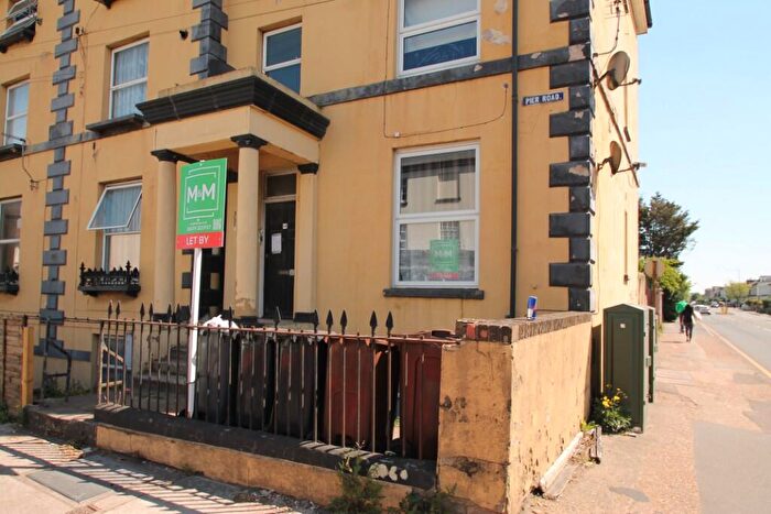 1 Bedroom Flat For Sale In Pier Road, Gravesend, Kent, DA11