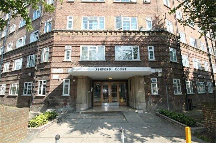 2 Bedroom Flat To Rent In Ashford Court, Cricklewood, NW2