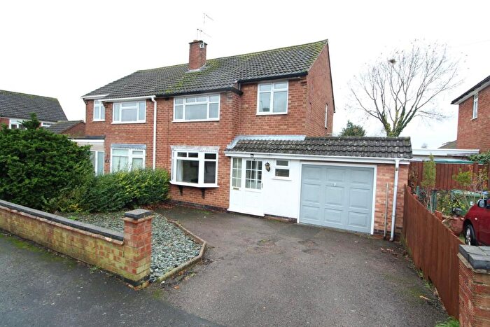 3 Bedroom Semi Detached House For Sale In Kings Way, Lutterworth, LE17