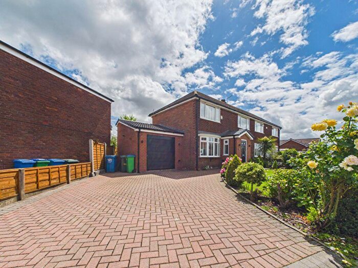 3 Bedroom Semi Detached House For Sale In Warwick Road, Alkrington, Middleton, Manchester, M24