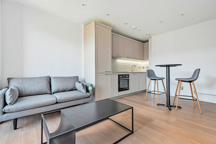 1 Bedroom Flat To Rent In Joseph Huntley Walk, Reading, RG1