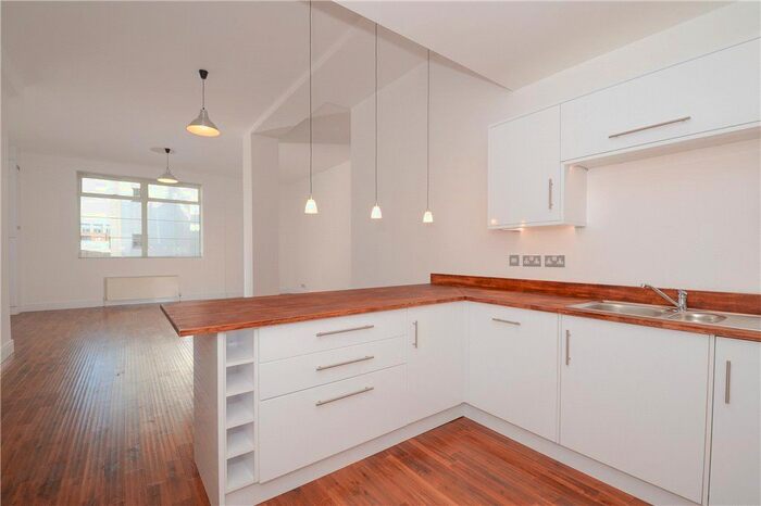 2 Bedroom Flat To Rent In Bluelion Place, Long Lane, London, SE1