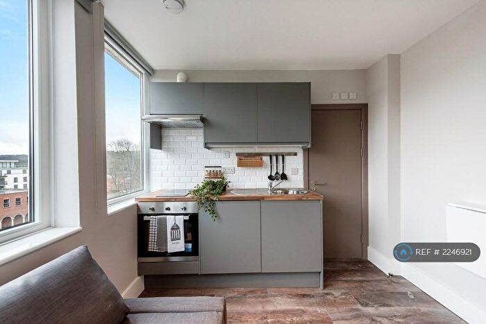 Studio To Rent In South Street, Romford, RM1