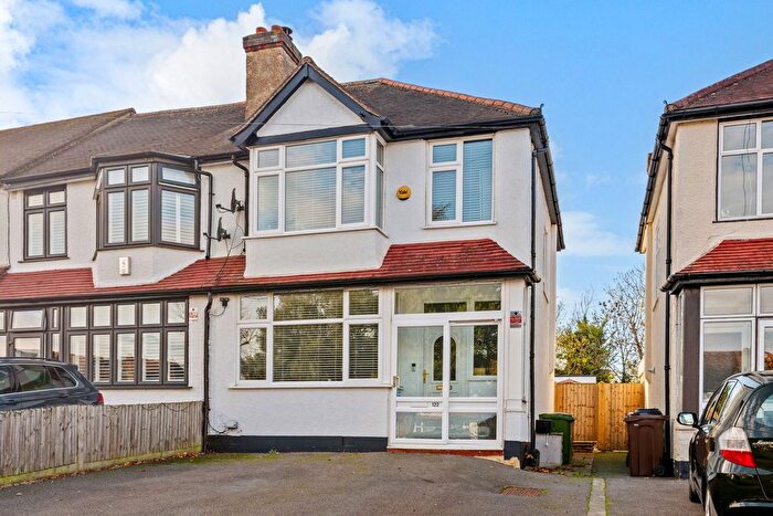 3 Bedroom End Terrace House For Sale In Stoneleigh Avenue, Worcester Park, Surrey, KT4