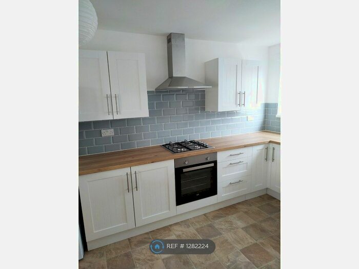 3 Bedroom Maisonette To Rent In North Lawn Court, Exeter EX1