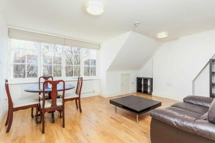 2 Bedroom Flat To Rent In Near Turnham Green Area, Chiswick, W4