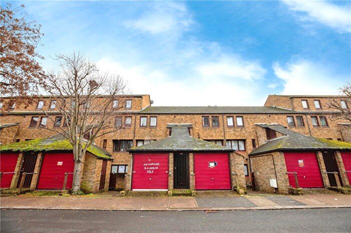 1 Bedroom Flat For Sale In Maysoule Road, London, SW11