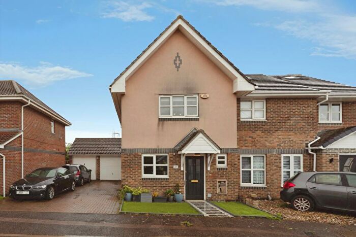 3 Bedroom Semi Detached House For Sale In Atlantis Close, Barking, Essex, IG11