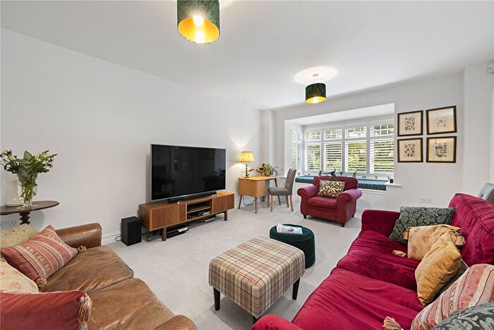 5 Bedroom Detached House For Sale In Leith Way, Cranleigh, Surrey, GU6