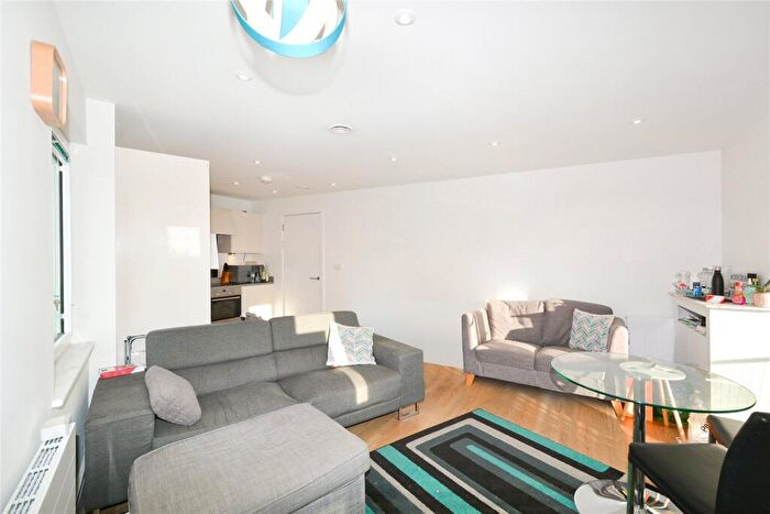 1 Bedroom Flat To Rent In Hippersley Point, London, SE2