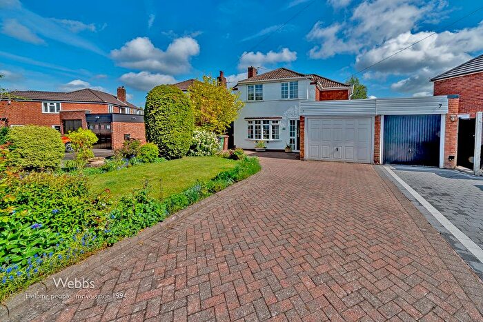 3 Bedroom Detached House For Sale In Berryfields, Aldridge, Walsall, WS9