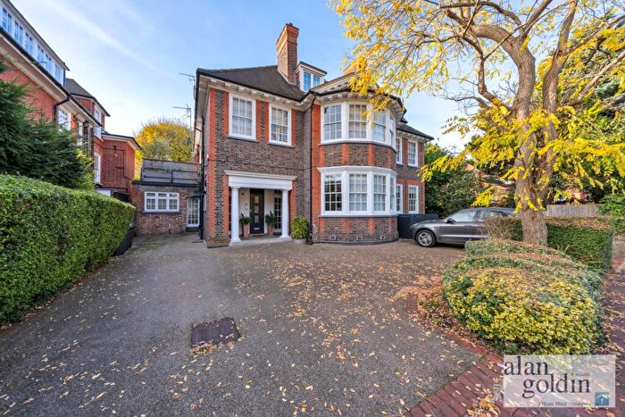 4 Bedroom Apartment To Rent In Greenaway Gardens, NW3
