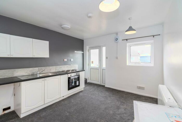 1 Bedroom Apartment To Rent In Downing Street, Sutton In Ashfield, NG17