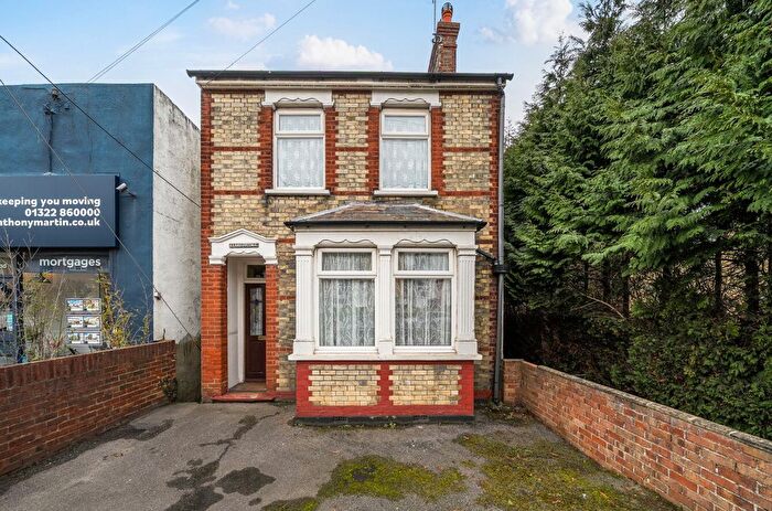 2 Bedroom Detached House For Sale In Main Road, Sutton At Hone, Dartford, Kent, DA4