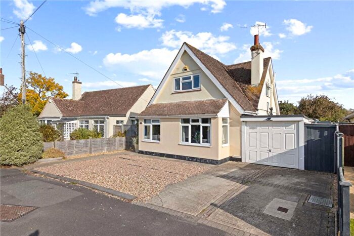 3 Bedroom Bungalow For Sale In North Avenue, Bognor Regis, PO22