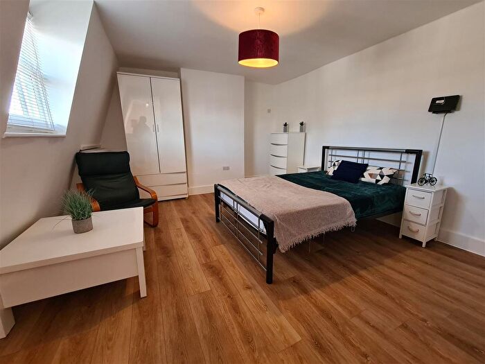 Studio To Rent In Flat, Newmarket Road, Cambridge, CB5