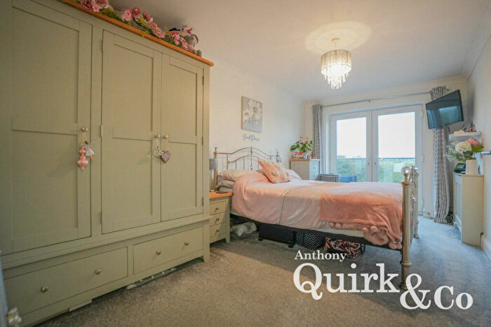 2 Bedroom Apartment For Sale In The Riverfront, Canvey Island, SS8
