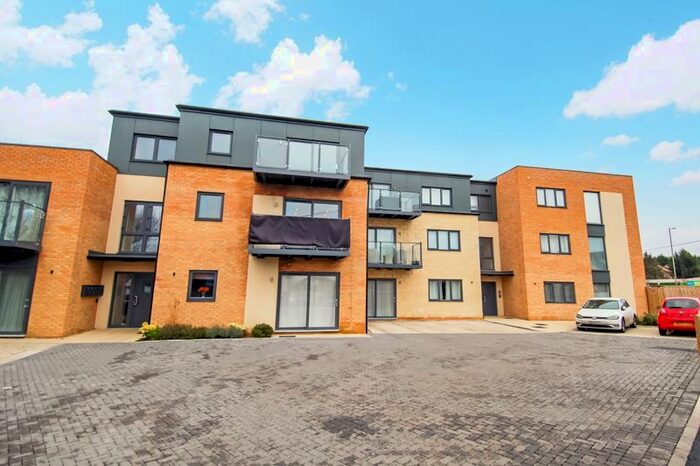 2 Bedroom Flat For Sale In Oxford Road, Kidlington OX5