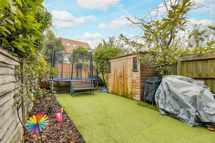 1 Bedroom Flat To Rent In Woodnook Road, London, SW16