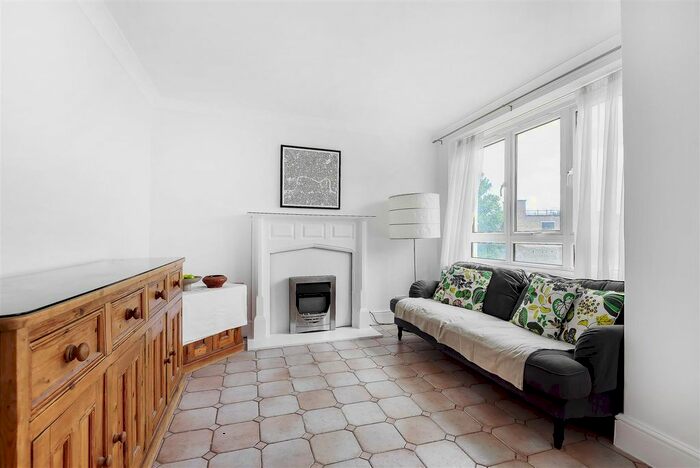 2 Bedroom Flat To Rent In Linsey Street, Bermondsey, SE16
