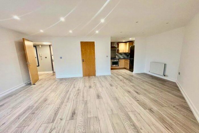 1 Bedroom Flat To Rent In Pettacre Close, London, SE28