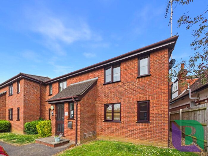 1 Bedroom Flat To Rent In Cranbrook, Woburn Sands, MK17