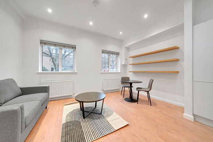 1 Bedroom Flat To Rent In Lighthouse Apartments, Commercial Road, Whitechapel, London, E1