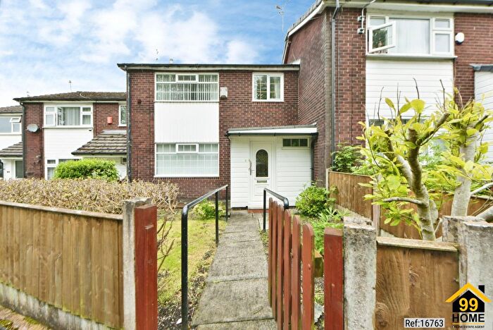 3 Bedroom Semi Detached House For Sale In Medlock Way, Oldham, OL4