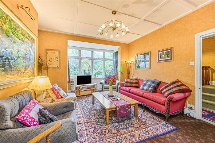 4 Bedroom Semi-Detached House For Sale In Nightingale Lane, SW12