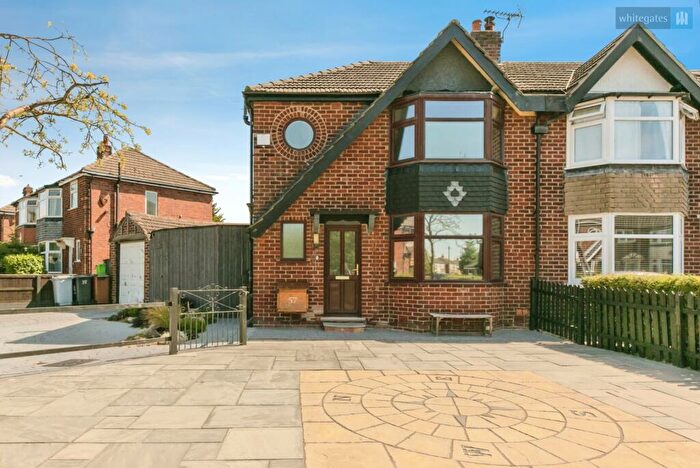 3 Bedroom Semi Detached House For Sale In Flixton Drive, Crewe, Cheshire, CW2
