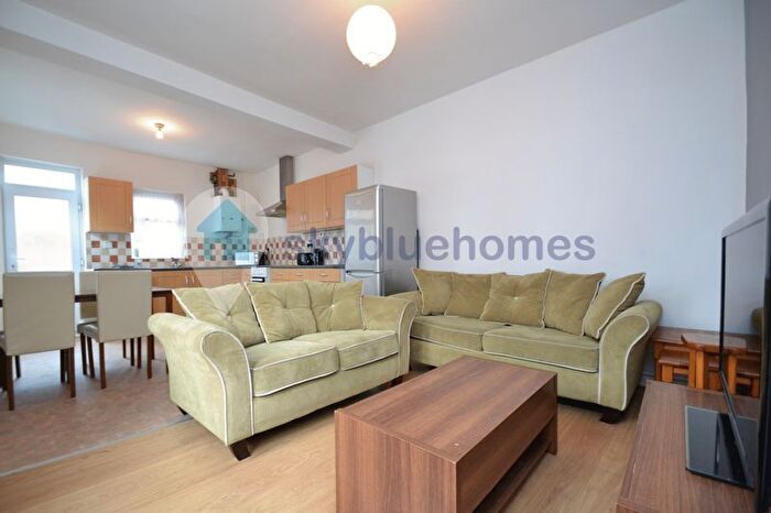 4 Bedroom End Of Terrace House To Rent In Burnmoor Street, Leicester, LE2